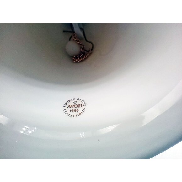 Porcelain Bell Avon Christmas 1986 Wreath Handle Vintage 5 Inch Holiday Scene - Picture 12 of 15